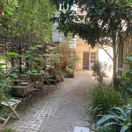 Apartment Avec Terrasse Dans Le 5eme *